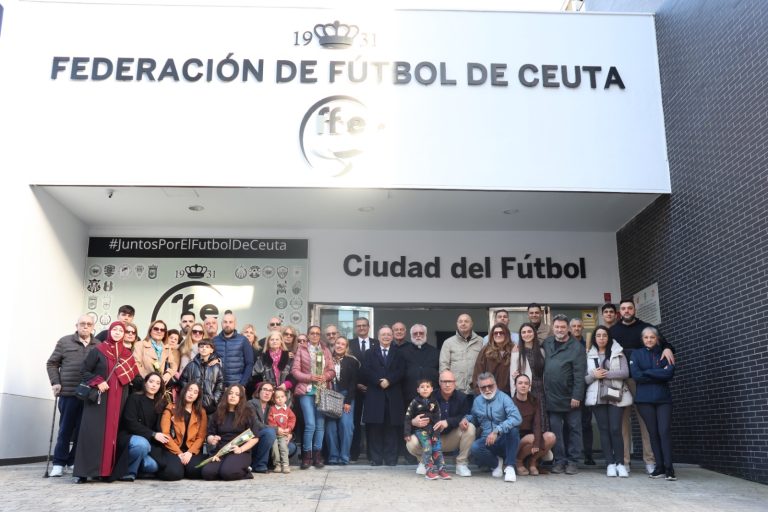 Lee más sobre el artículo La RFFCE rinde otro emotivo homenaje en el ‘Muro del Recuerdo’